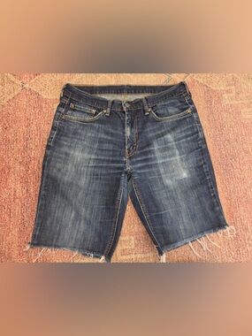 Levi’s 541 32 men’s distressed cut off shorts med wash unisex